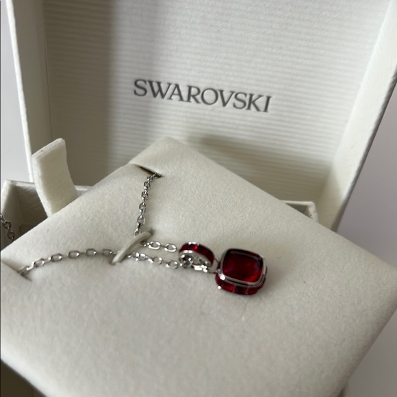 Swarovski JANUARY RED Silver Crystal Necklace BRAND NEW 16in-1in - Picture 2 of 7